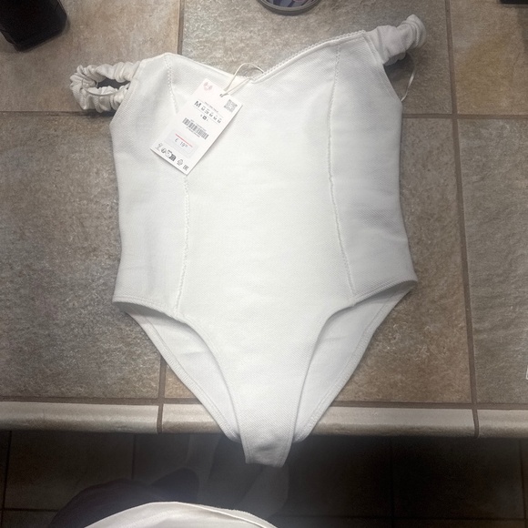 Zara Tops - Zara off shoulder bodysuit
